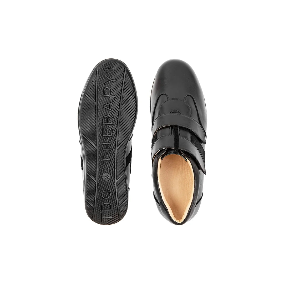 Lightweight women’s orthopedic trainers with soft inner lining and supportive structure – Luna comfort shoes.