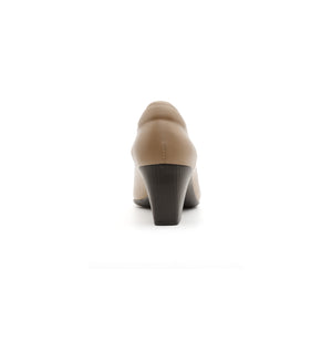 Mink 112-W court shoe, rear view.