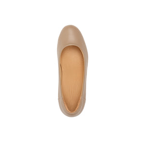 Mink 112-W court shoe, top view.