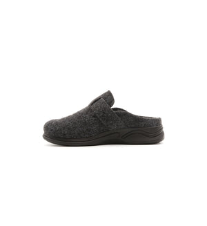 Anthracite Henley felt mule slipper, inner side view.