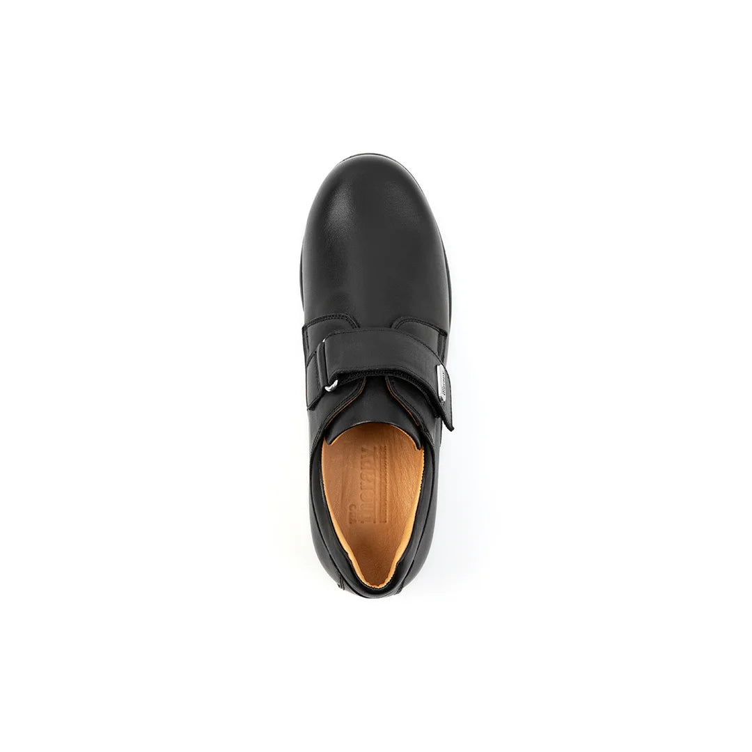 Comfortable velcro orthopedic shoe with seamless liner, ideal for diabetic feet.