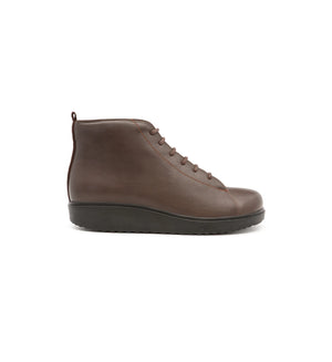 Men’s brown orthopedic diabetic lace-up boots with extra depth and supportive comfort – Forge model.