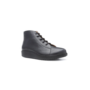 Women’s extra wide orthopedic diabetic boots designed for swollen feet, bunions, and comfort – Forge model.