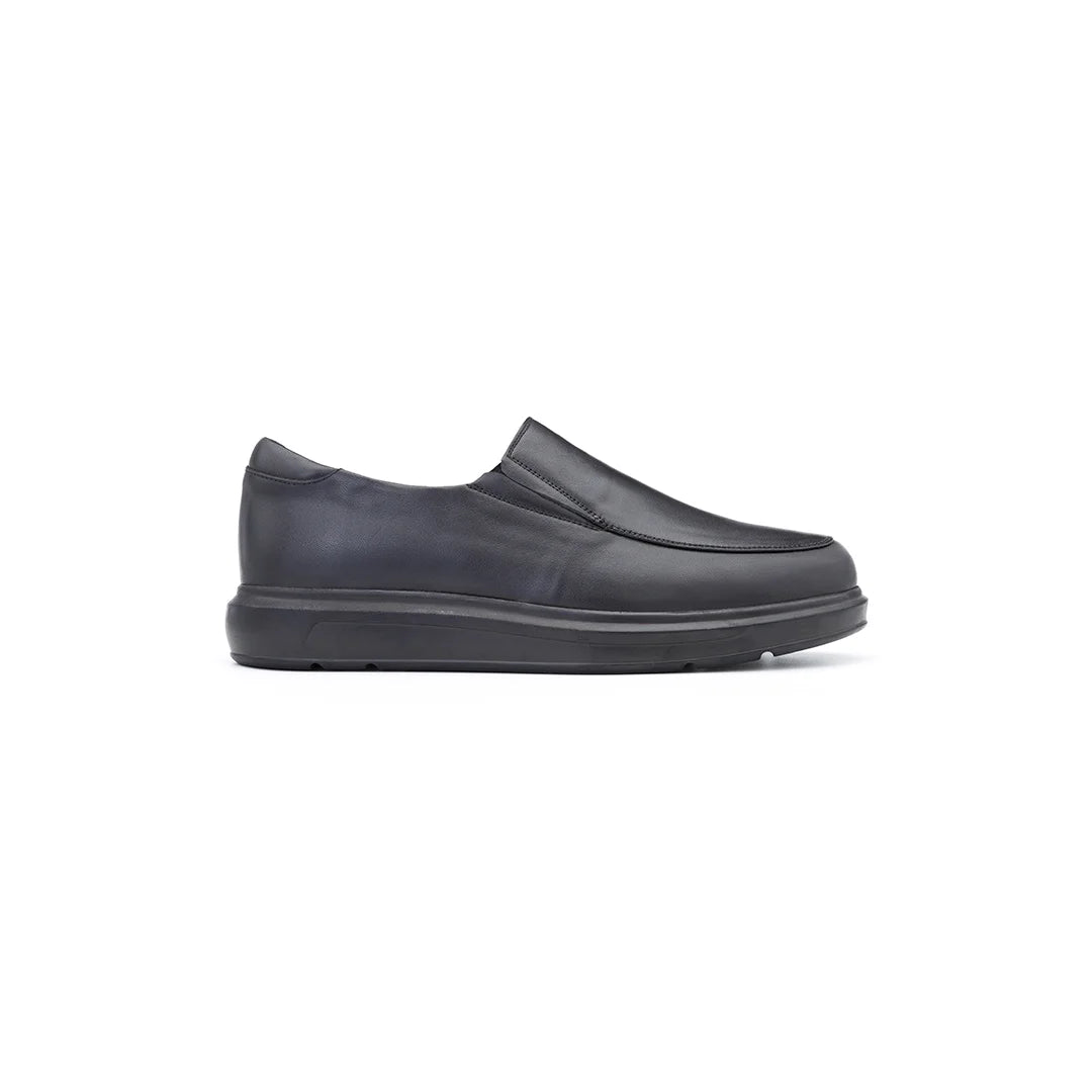 Men’s orthopedic slip-on walking shoes for elderly with stable sole and wide fit design – Preston model.