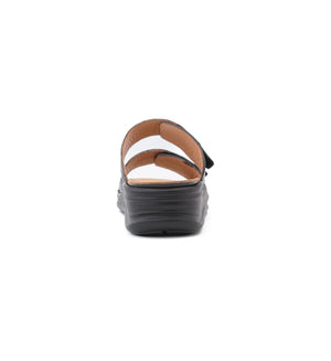 Orthopedic comfort sandals suitable for everyday wear.